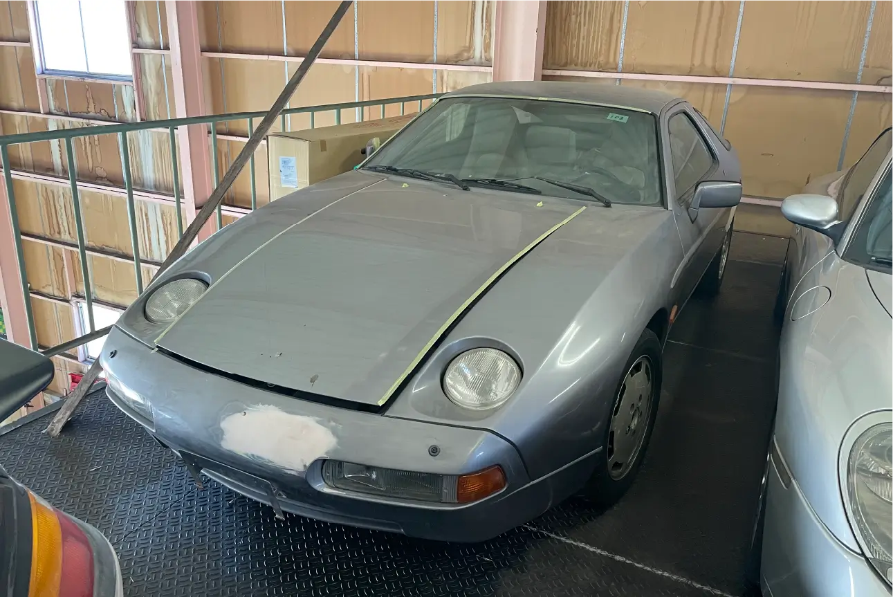 PORSCHE 928 シルバー（AT） ポルシェレンタカー