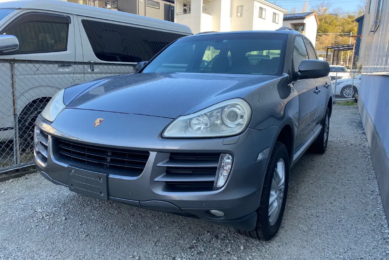 PORSCHE Cayenne S シルバー （AT） ポルシェレンタカー