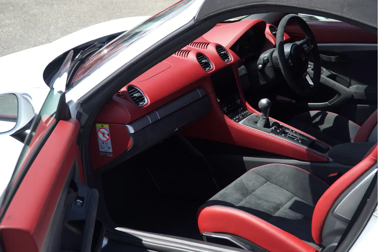 PORSCHE718 SPYDER ポルシェレンタカー